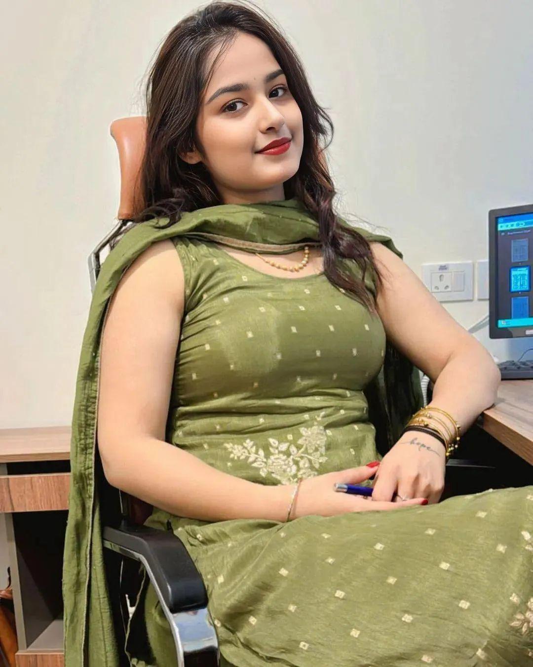 Hot call girl in Chennai